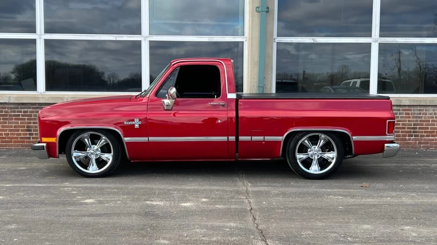 1987 Chevrolet Silverado - Image 2 of 10