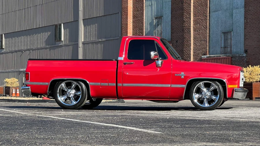 1987 Chevrolet Silverado - Image 5 of 10