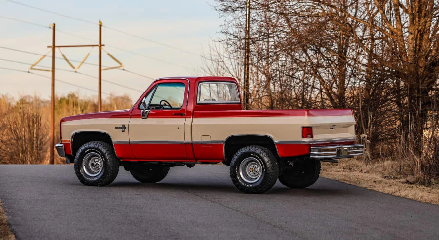 1987 Chevrolet Silverado - Image 4 of 31