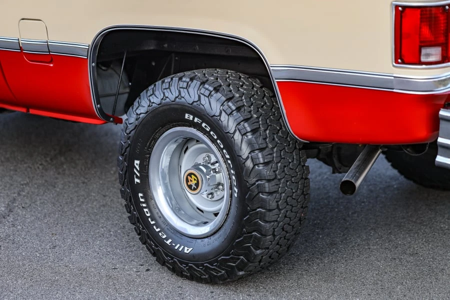 1987 Chevrolet Silverado - Image 19 of 31