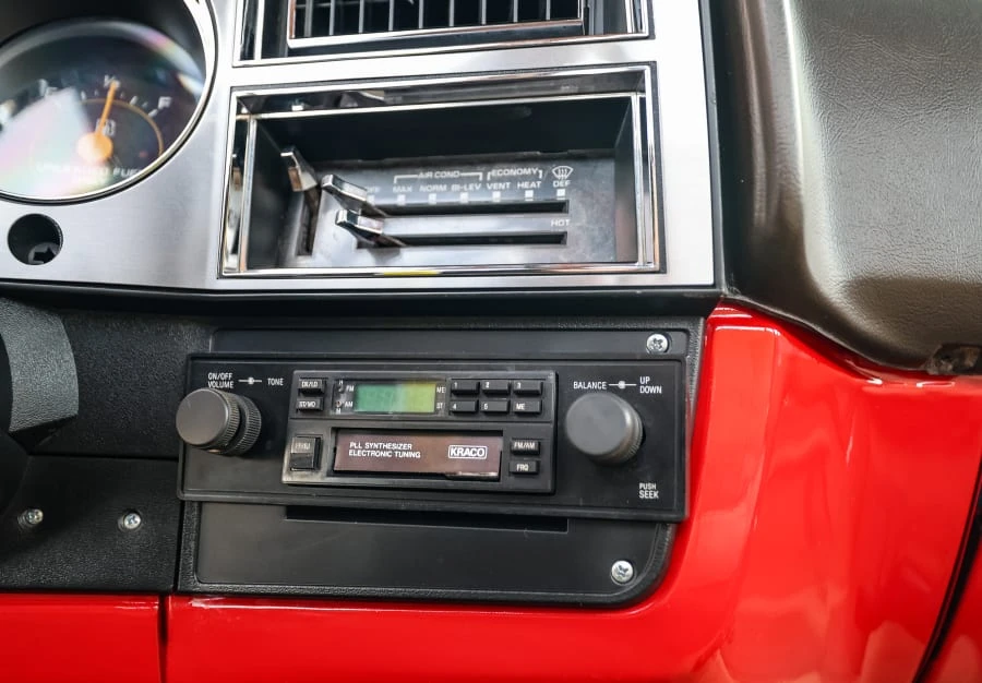 1987 Chevrolet Silverado - Image 23 of 31