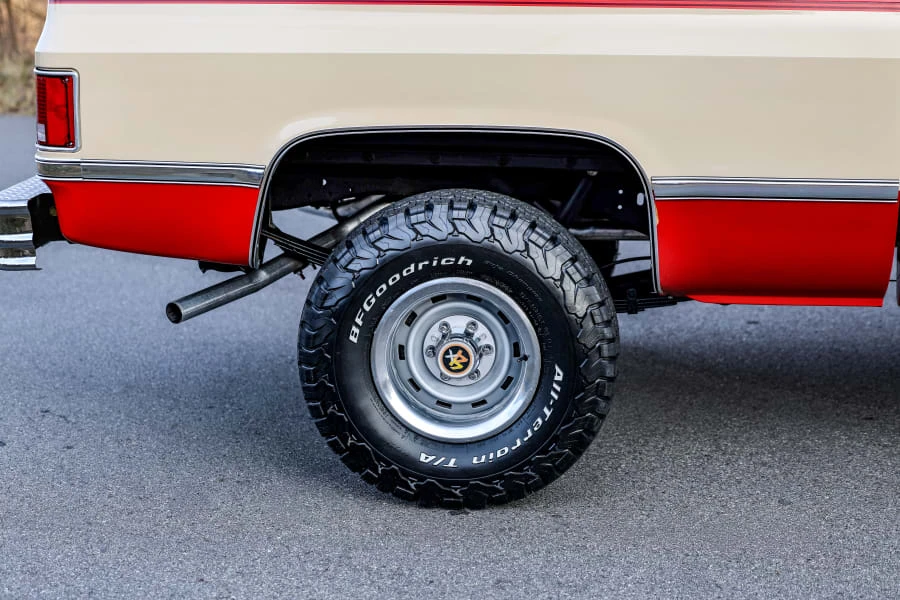1987 Chevrolet Silverado - Image 21 of 31