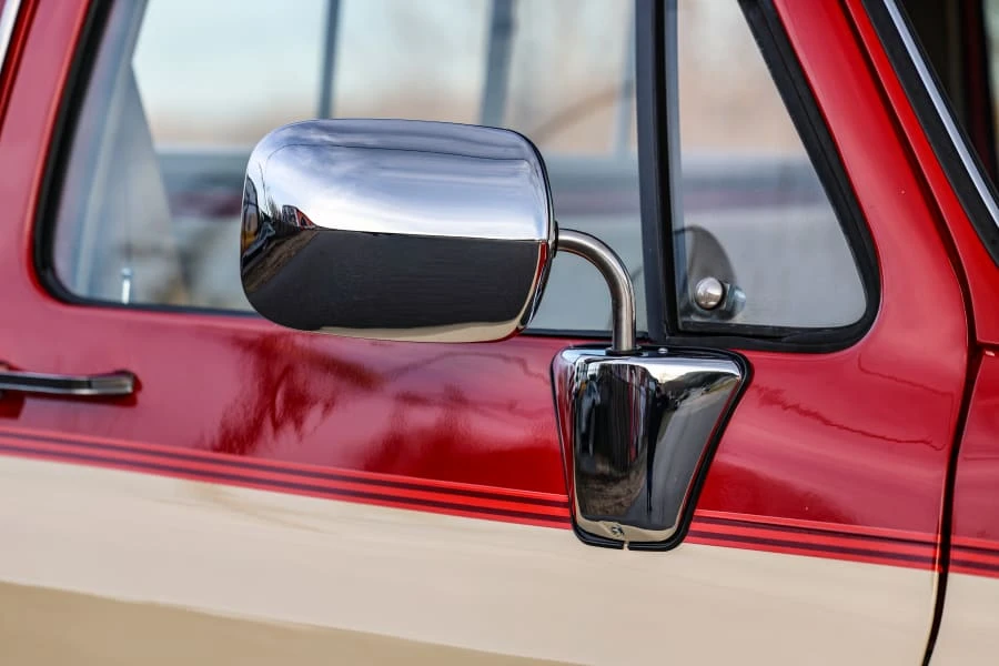 1987 Chevrolet Silverado - Image 10 of 31