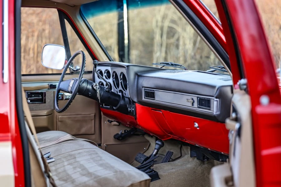 1987 Chevrolet Silverado - Image 30 of 31