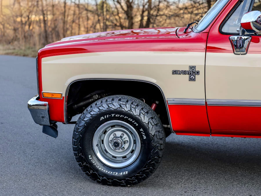 1987 Chevrolet Silverado - Image 17 of 31