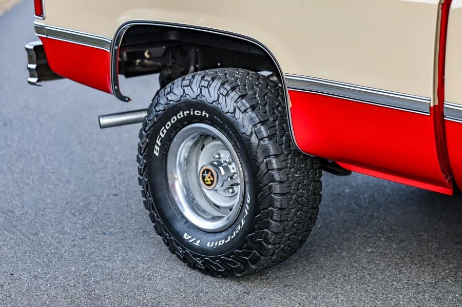 1987 Chevrolet Silverado - Image 20 of 31
