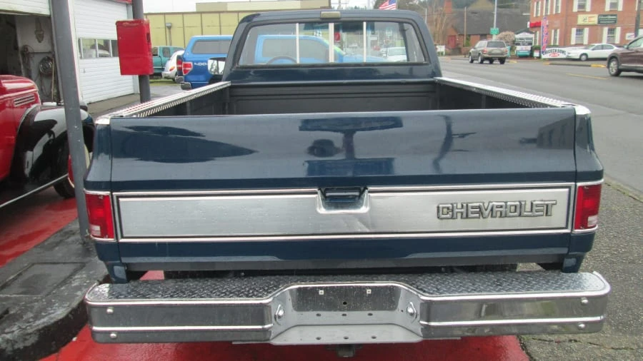 1987 Chevrolet Silverado - Image 8 of 12