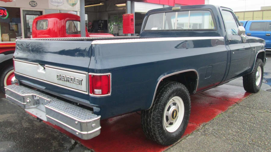 1987 Chevrolet Silverado - Image 11 of 12