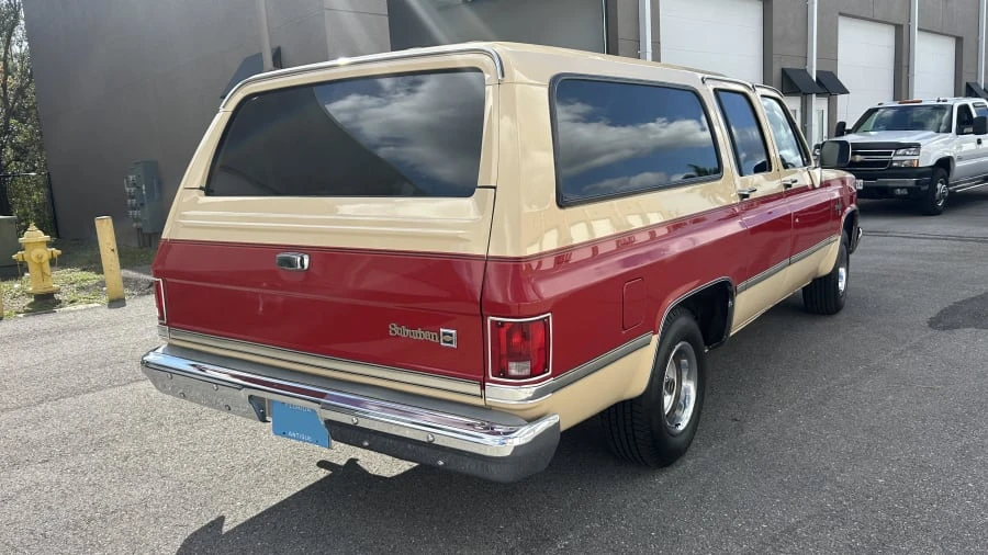 1987 Chevrolet Suburban 7th Gen - Image 3 of 7