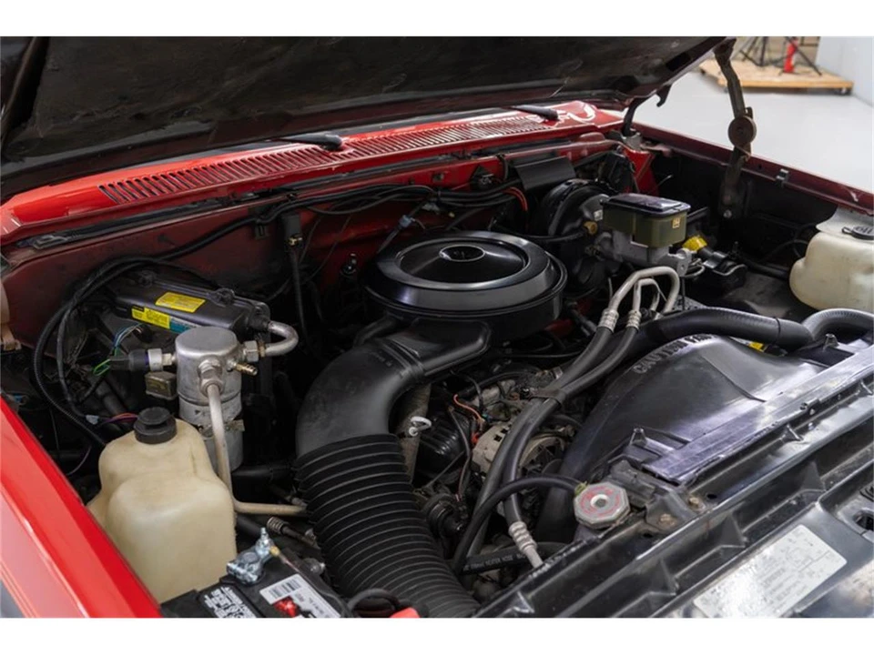 1987 Chevrolet Suburban 7th Gen - Image 31 of 31