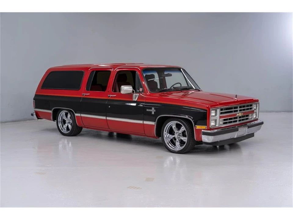 1987 Chevrolet Suburban 7th Gen - Image 8 of 31