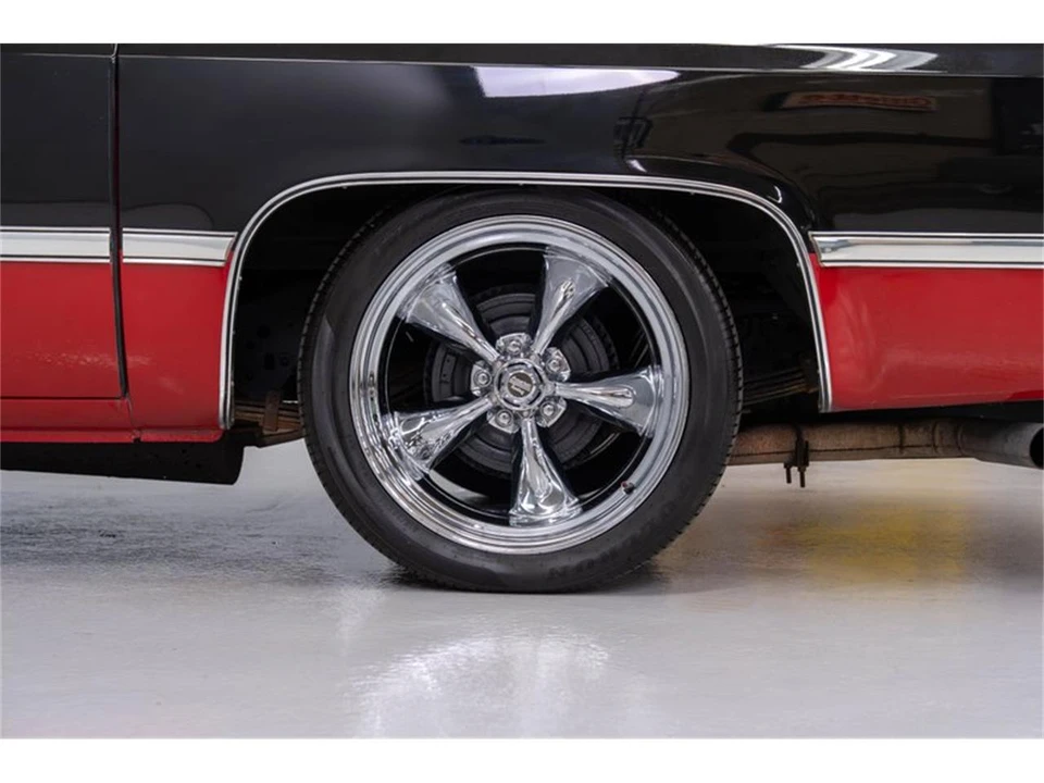 1987 Chevrolet Suburban 7th Gen - Image 29 of 31