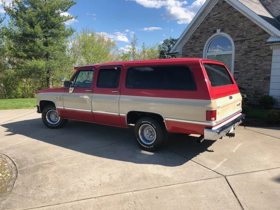1987 Chevrolet Suburban 7th Gen - Image 2 of 7