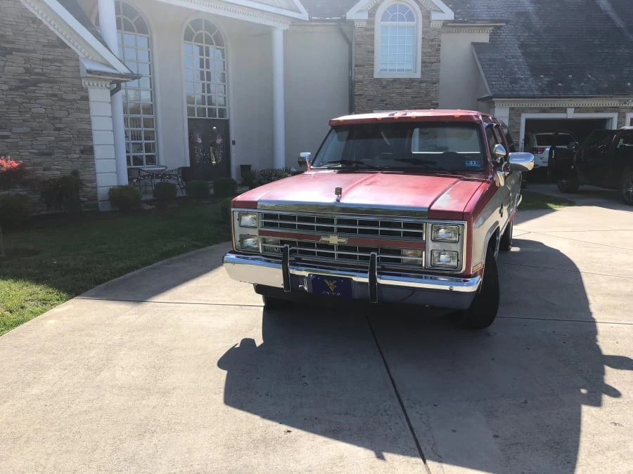 1987 Chevrolet Suburban 7th Gen - Image 5 of 7