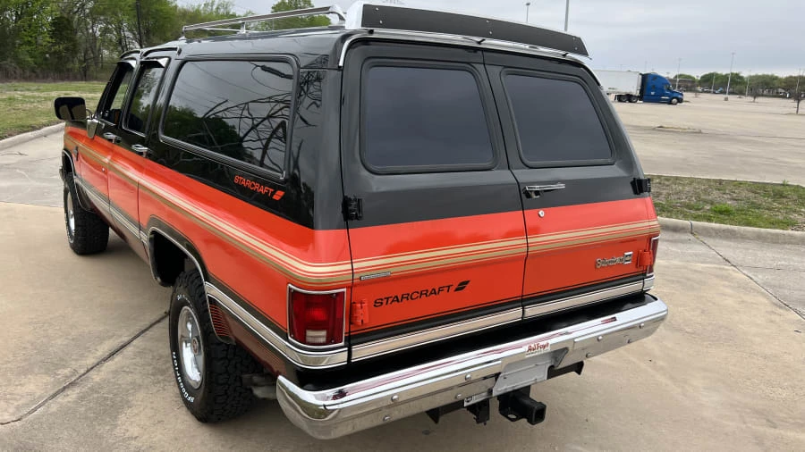 1987 Chevrolet Suburban 7th Gen - Image 3 of 31