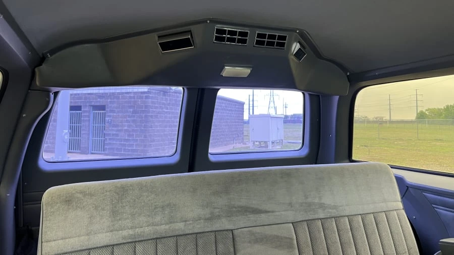 1987 Chevrolet Suburban 7th Gen - Image 23 of 31