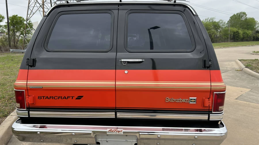 1987 Chevrolet Suburban 7th Gen - Image 5 of 31