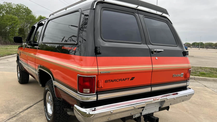 1987 Chevrolet Suburban 7th Gen - Image 7 of 31