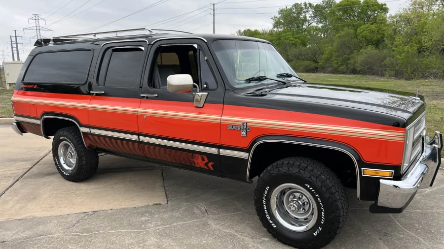 1987 Chevrolet Suburban 7th Gen - Image 8 of 31