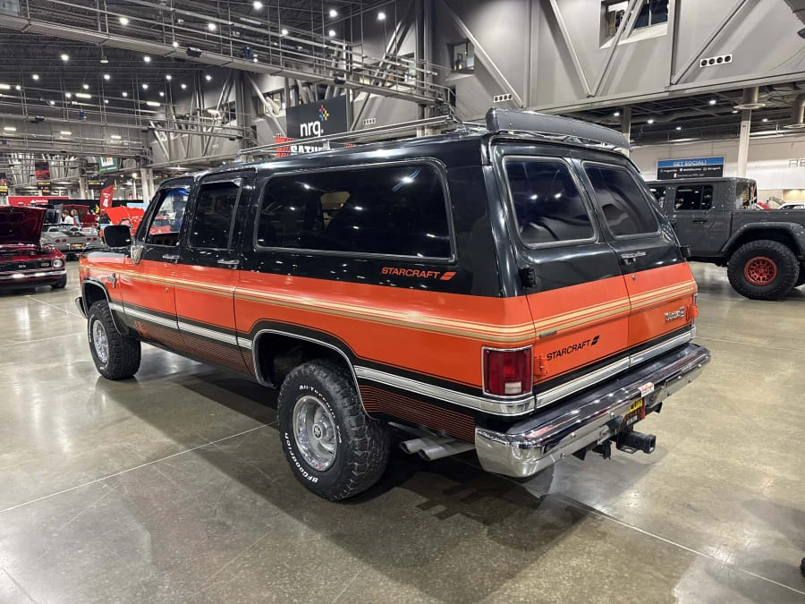 1987 Chevrolet Suburban 7th Gen - Image 2 of 8