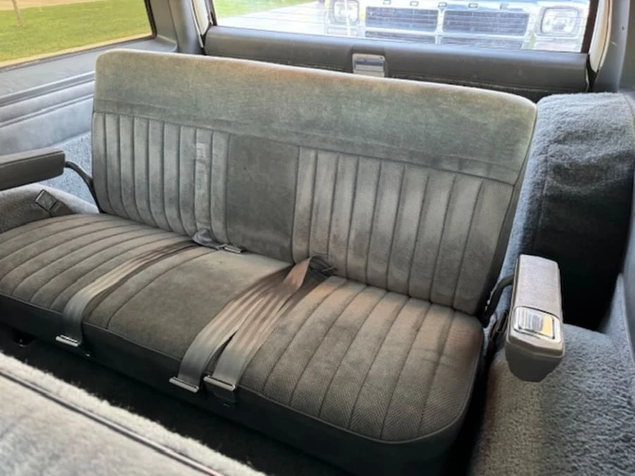 1987 Chevrolet Suburban 7th Gen - Image 15 of 31
