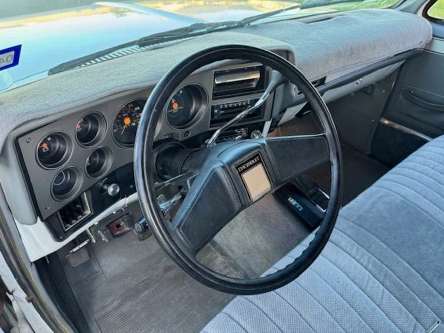 1987 Chevrolet Suburban 7th Gen - Image 14 of 31