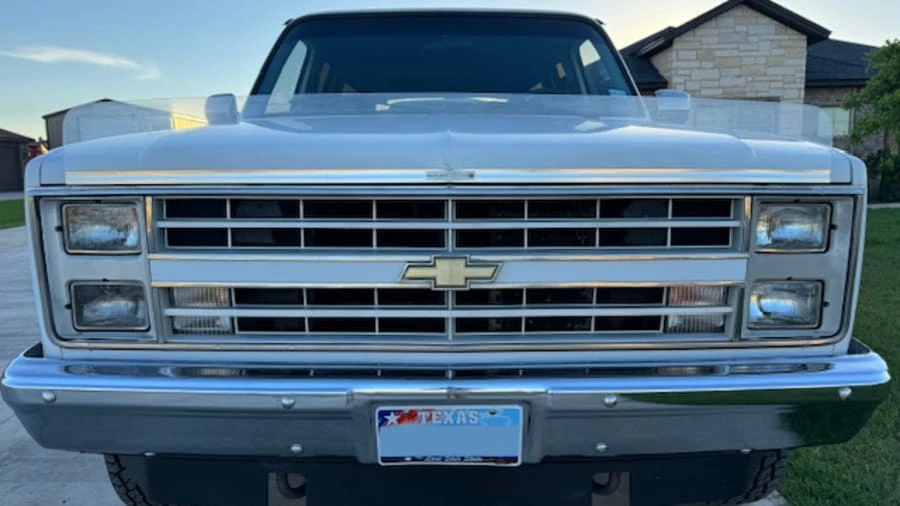 1987 Chevrolet Suburban 7th Gen - Image 4 of 31