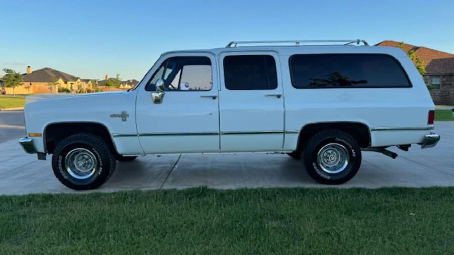 1987 Chevrolet Suburban 7th Gen - Image 2 of 31