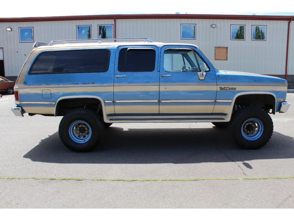 1987 Chevrolet Suburban 7th Gen - Image 7 of 31