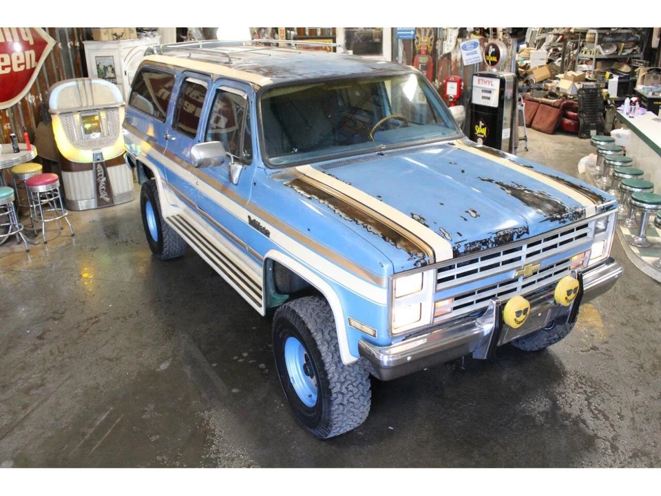 1987 Chevrolet Suburban 7th Gen - Image 19 of 31