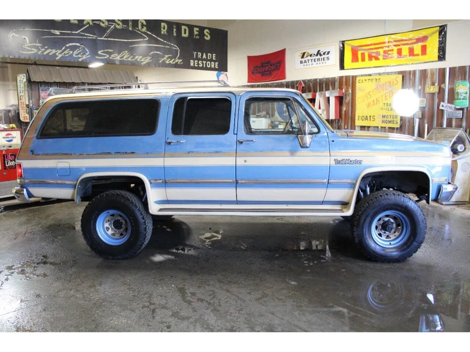 1987 Chevrolet Suburban 7th Gen - Image 14 of 31