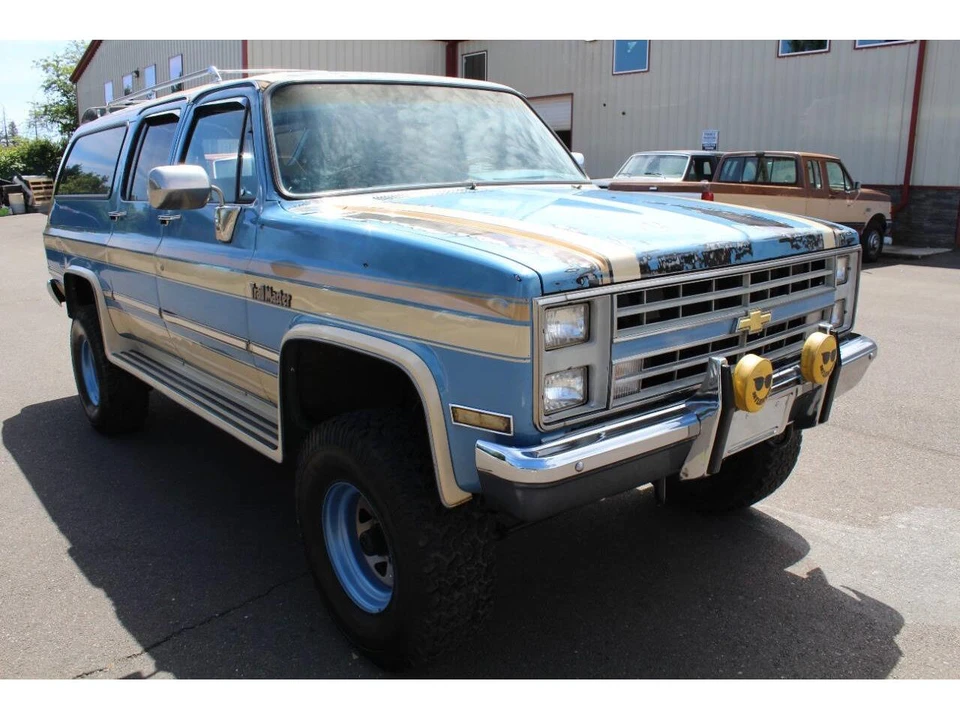1987 Chevrolet Suburban 7th Gen - Image 6 of 31