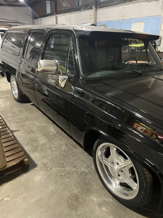 1987 Chevrolet Suburban 7th Gen - Image 4 of 9