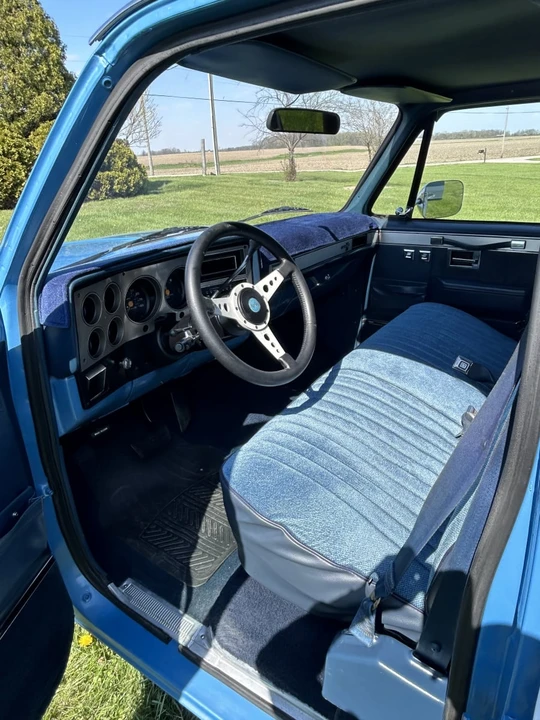 1987 Chevrolet Suburban 7th Gen - Image 7 of 11