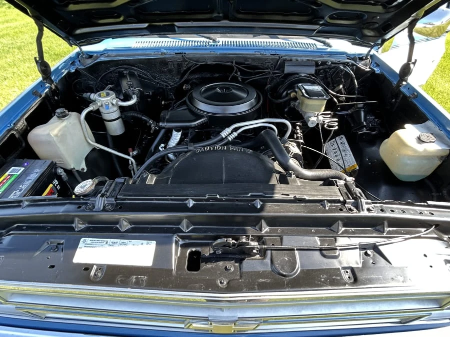 1987 Chevrolet Suburban 7th Gen - Image 11 of 11