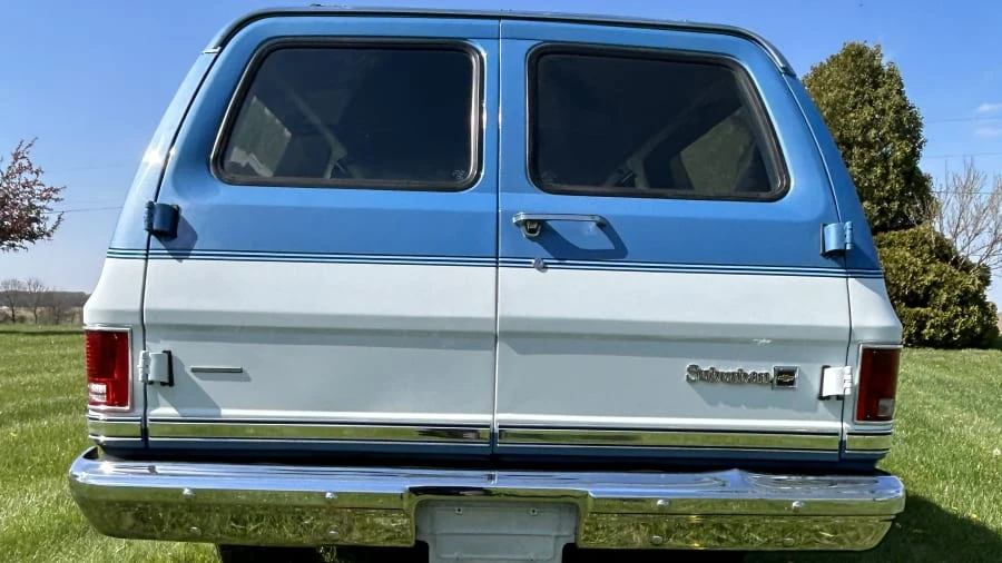 1987 Chevrolet Suburban 7th Gen - Image 5 of 11