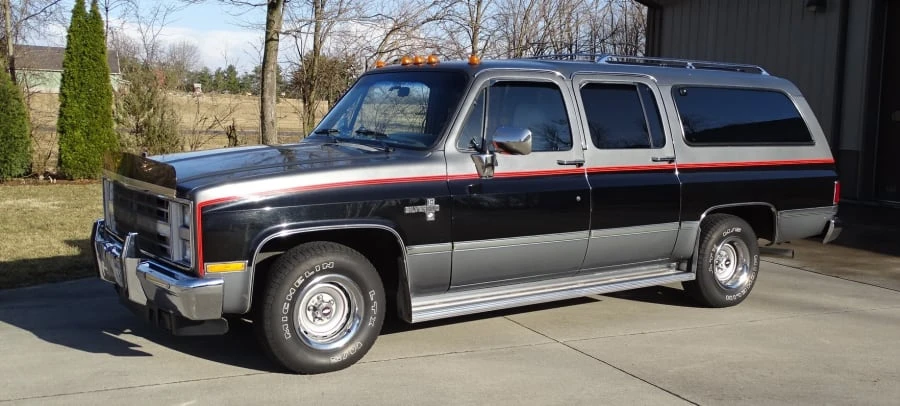 1987 Chevrolet Suburban 7th Gen - Image 11 of 11