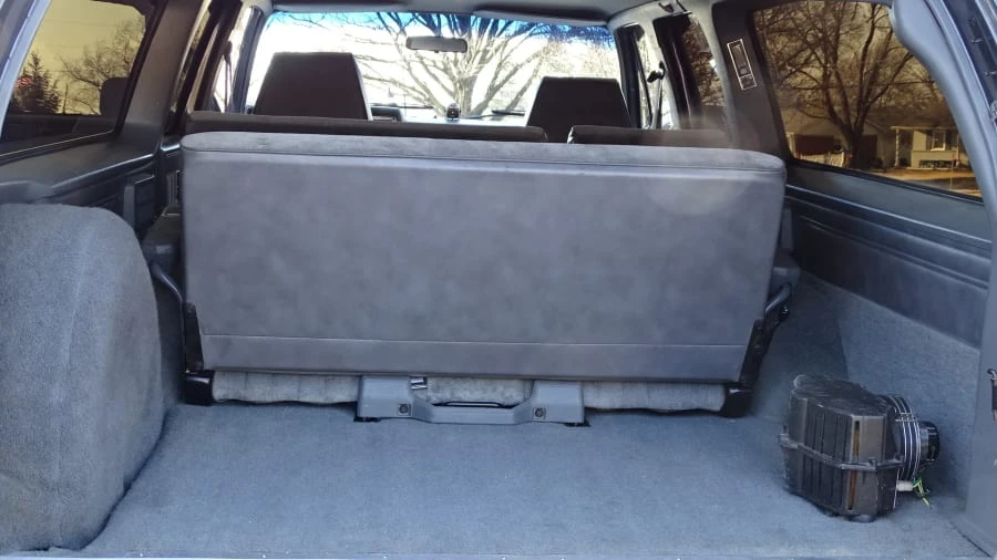 1987 Chevrolet Suburban 7th Gen - Image 6 of 11