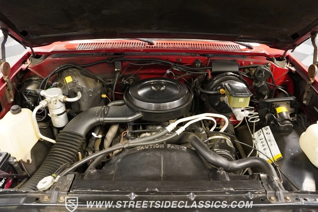 1987 Chevrolet Suburban 7th Gen - Image 4 of 21