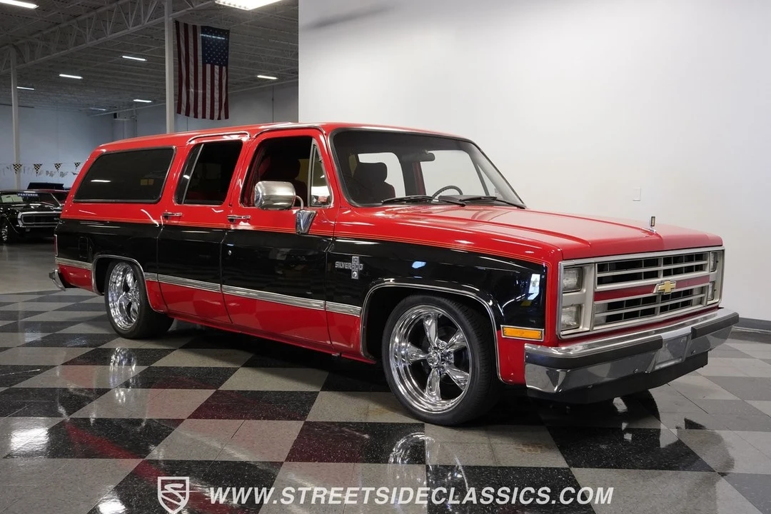 1987 Chevrolet Suburban 7th Gen - Image 17 of 21