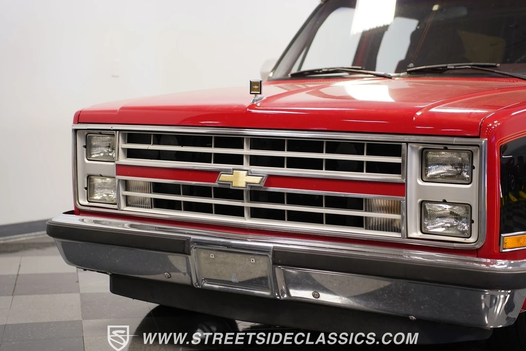 1987 Chevrolet Suburban 7th Gen - Image 20 of 21