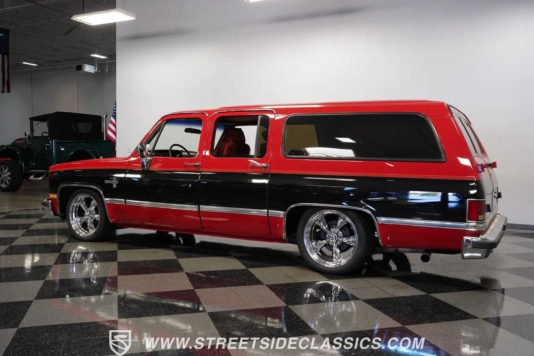 1987 Chevrolet Suburban 7th Gen - Image 9 of 21