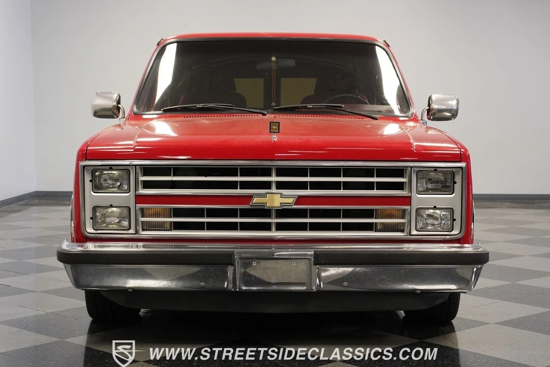 1987 Chevrolet Suburban 7th Gen - Image 18 of 21