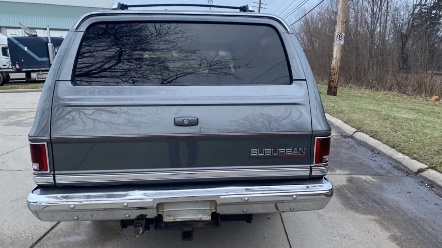 1987 Chevrolet Suburban 7th Gen - Image 12 of 15