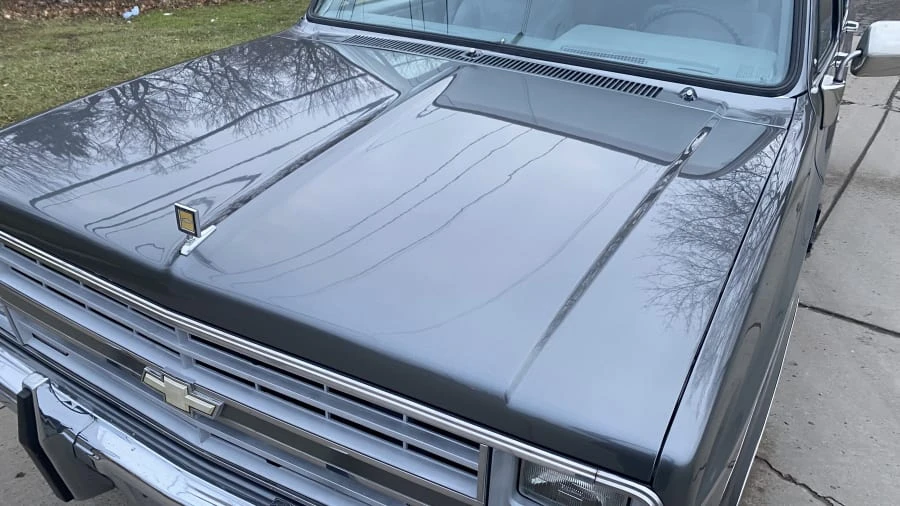 1987 Chevrolet Suburban 7th Gen - Image 6 of 15