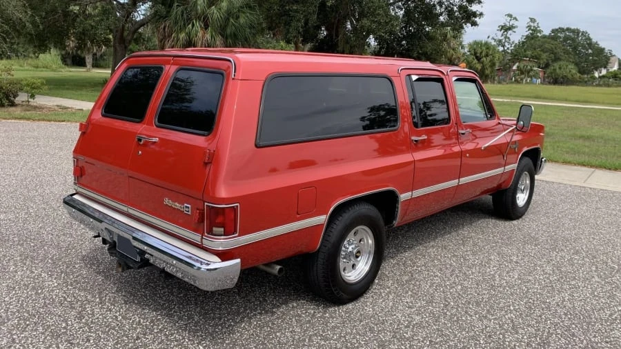 1987 Chevrolet Suburban 7th Gen - Image 6 of 16