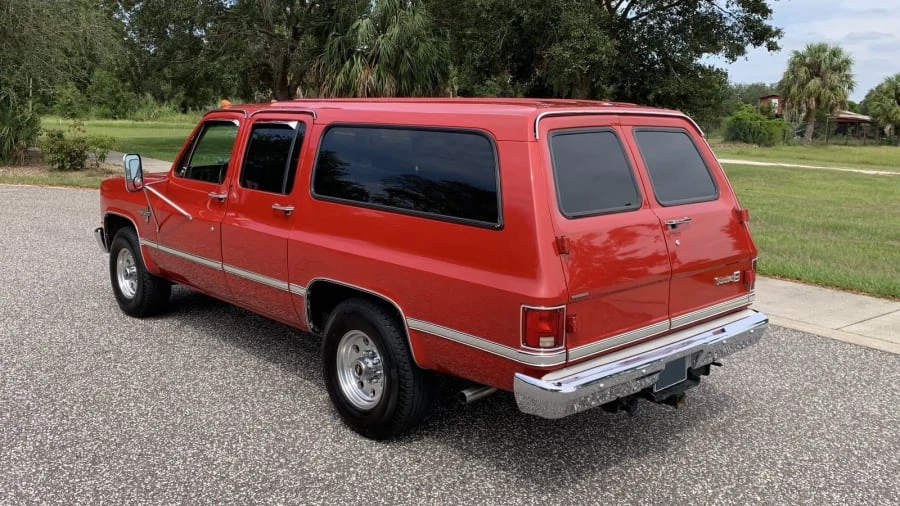 1987 Chevrolet Suburban 7th Gen - Image 3 of 16