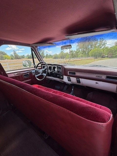 1987 Chevrolet Suburban 7th Gen - Image 14 of 21