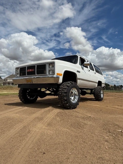 1987 Chevrolet Suburban 7th Gen - Image 4 of 21