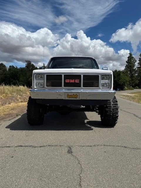 1987 Chevrolet Suburban 7th Gen - Image 3 of 21